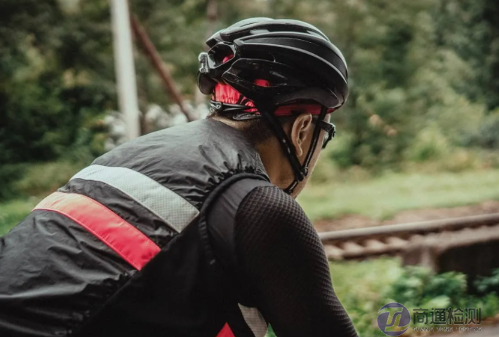 自行車(chē)頭盔